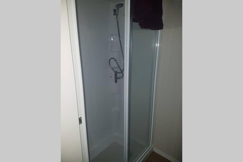 Stunning Deluxe 3 Bedroomed Caravan With Ch, Dg And Decking. * Blackpool